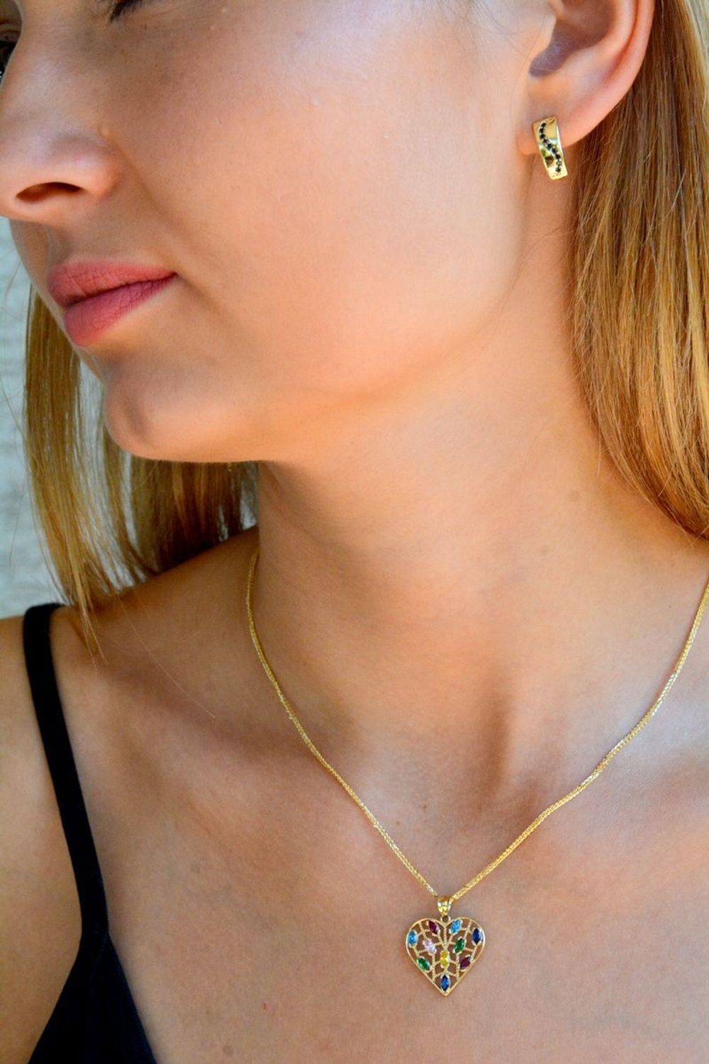 Złota zawieszka 375 serduszko z kolorowymi cyrkoniami ZA 6189A 375.jpg